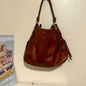 Realer NWOT women’s poly/leather hobo crossbody bag in excellent condition